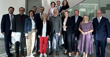 Großes Bild anzeigen Anlässlich der Delegationsreise gab österreichische Botschafter Michael Linhart einen Empfang.