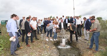 Landtagspräsident Karl Wilfing mit Abgeordneten bei der Marchfeld-Kanal-Besichtigung
