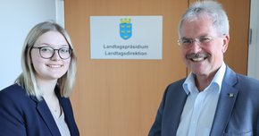 Johanna Doll ist der erste Lehrling im Landtag