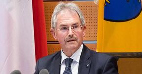 Foto Landtagspräsident Wilfing