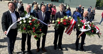 Großes Bild anzeigen